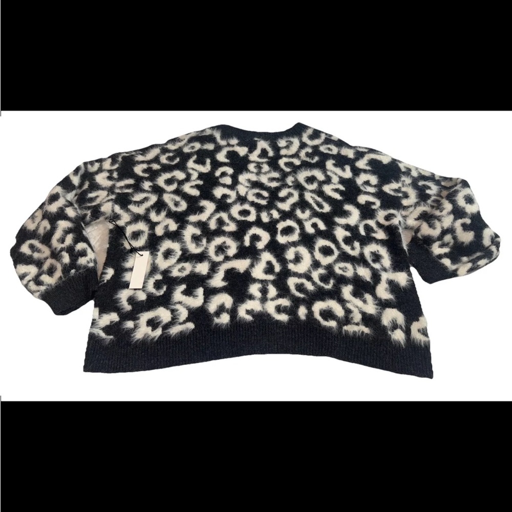 Threaded Leaf Button Sweater Gray Fur Size Large … - image 10